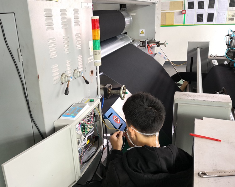 1564619168475941.jpg 2.6米針刺棉機加裝驗針機2.jpg